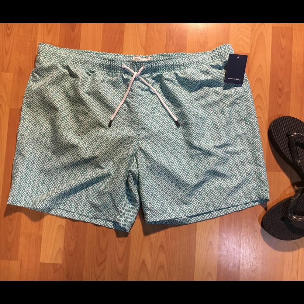 Crown & Ivy Diamond Print Swim Trunks